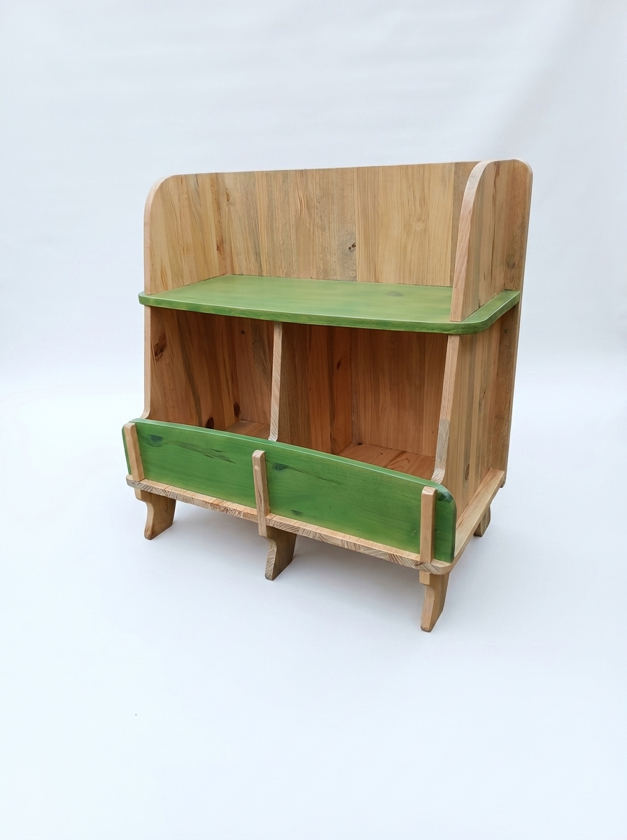 Leo book and toy storage